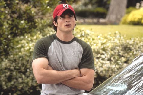 Cheaper by the Dozen Smallville Clark Kent, Tom Welling Smallville, Teen Clothing Stores, Cheaper By The Dozen, Baby Driver, Tom Welling, Le Male, Teen Top, Clark Kent