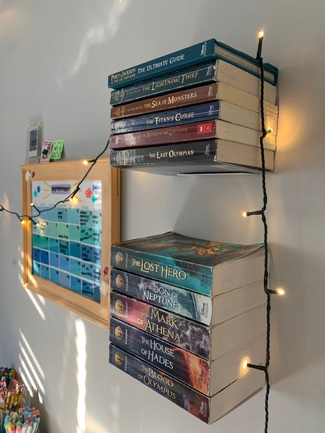 Percy Jackson Room Aesthetic, Pjo Room Decor, Percy Jackson Bookshelf, Percy Jackson Bedroom, Percy Jackson Room Decor, Book Themed Bedroom, Mini Library In Bedroom, Dream Bookshelves, Bookish Bedroom