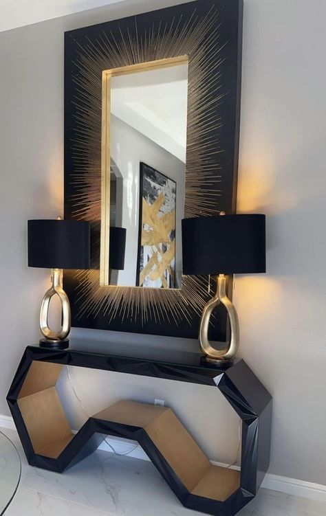 Black And Gold Living Room Decor, Luxury Entryway Ideas, Bedroom Back Wall Design, Home Decor Black And Gold, Bedroom Back Wall, Back Wall Design, Black And Gold Living Room, Girl Apartment Decor, Desain Pantry