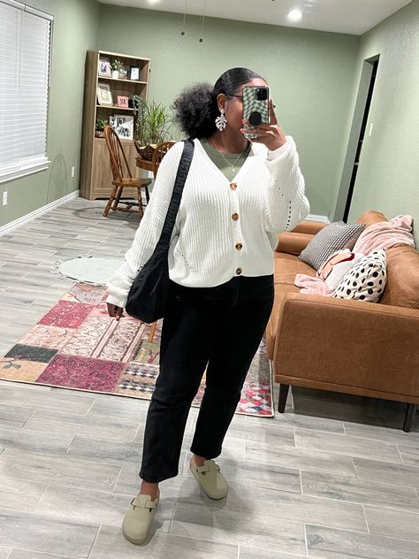 Clogs Office Outfit, Office Outfits With Birkenstocks, Birkenstock Work Outfit, Birkenstock Clogs Outfit Maternity, Clog Work Outfit, Clog Fits, Birkenstock Clogs Outfit Teacher, Spring Birkenstock Clog Outfit, Crocs Classic Bae Clog Outfit