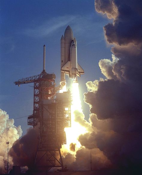 Space Rocket Launch, Space Shuttle Columbia, Flight Facilities, Nasa Space Program, Nasa History, Nasa Space Shuttle, Nasa Apollo, Space Launch, Rocket Launch