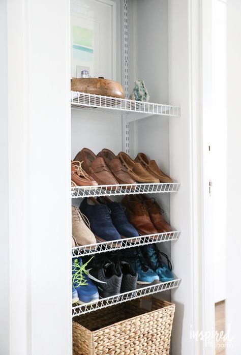 DIY Custom Shoe Storage - How to organize your shoes in an unused space. Custom Shoe Storage, Diy Shoe Organization, Diy Shoe Rack Ideas, Industrial Shoe Rack, Shoe Organization Diy, Diy Clothes Storage, Organize Ideas, Shoe Storage Ideas, Shelves Metal