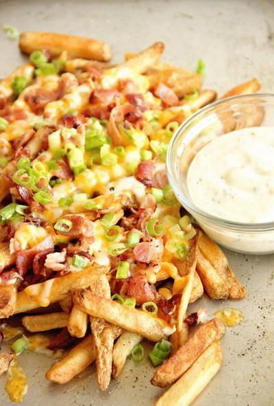 Copycat Outback Aussie Cheese Fries Recipe Diary, Copycat Outback, Cheesy Fries, Outback Steakhouse, Appetizers For A Crowd, Crowd Pleasing Appetizers, Party Appetizers Easy, Copykat Recipes, Copycat Restaurant Recipes