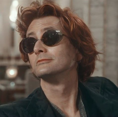 Good Omens Book, Medium Long Hair, Good Omens, Michael Sheen, Neil Gaiman, Angels And Demons, Dr Who, Medium Long, Cultura Pop