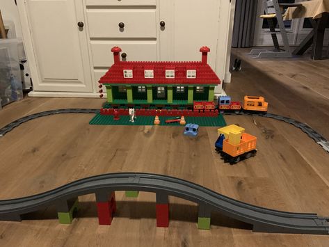 A nice duplo train station build with my son. Lego Duplo Train Track Ideas, Duplo Train Track Ideas, Duplo Storage, Lego Train Station, Lego Duplo Train, Duplo Ideas, Lego Village, Lego Train, Toy Trains Set