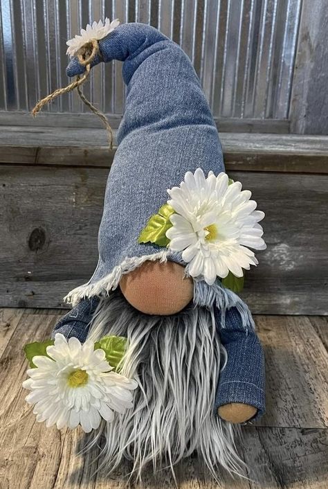 Chicken Tunnels, Winter Wreath Diy, Christmas Crafts Diy Projects, Bathroom Ideas On A Budget, Fall Floral Arrangements, Blue Jeans Crafts, Nordic Gnomes, Decorating Ideas For The Home, Gnomes Diy