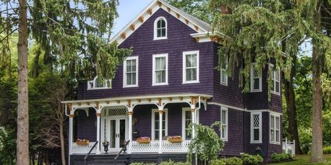 Of all the exterior colors out there, purple is a rare sight. That's why we were so thrilled to find this beautiful circa 1882 Victorian located in Chatham, New Jersey. House With White Trim, Victorian Paint Colors, Paint Color Combos, Purple House, Victorian Exterior, Best Exterior Paint, House Paint Color Combination, Painted House, Exterior Paint Color