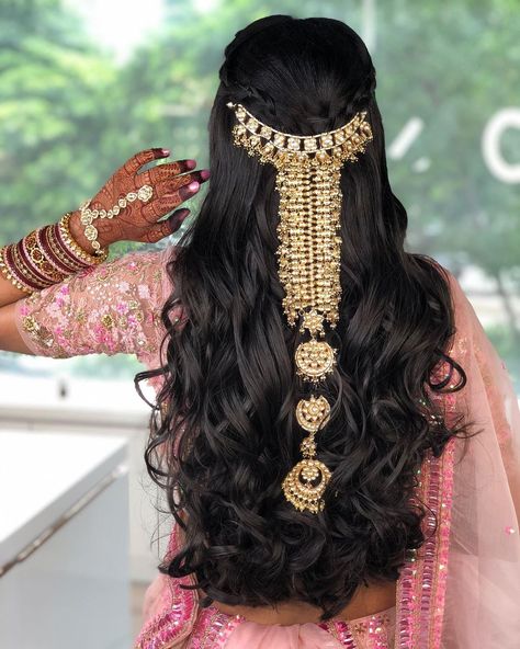 Unique And Pin-Worthy Hair Accessories Anarkali Hairstyles, Indian Bridal Hairstyle, Open Hairstyle, Indian Hair Accessories, Barrister Babu, Desi Jewelry, Wedding Ornaments, Open Hair, Hair Dressing