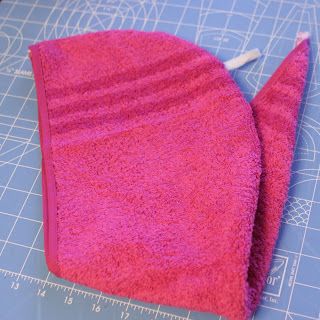 Totally Rad Crafts: Hair Towel Tutorial Hair Towels Wraps, Towel Turban Diy, Hair Towel Tutorial, Hair Towel Pattern, Hair Towel Wrap, Diy Towels, Hair Turban, Towel Crafts, Towel Wrap