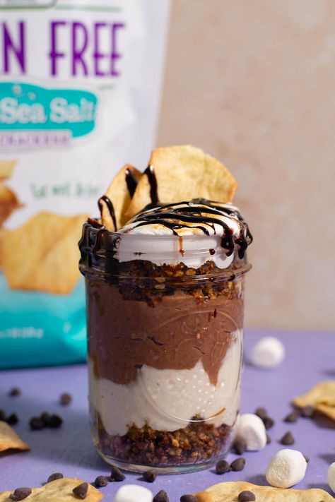 High Protein Smores Yogurt Parfait High Protein Parfait, Protein Smores, Protein Parfait, Gluten Free High Protein, Quick Recipe Videos, Sugar Free Chocolate Syrup, High Protein Yogurt, Yogurt Protein, 20 Grams Of Protein