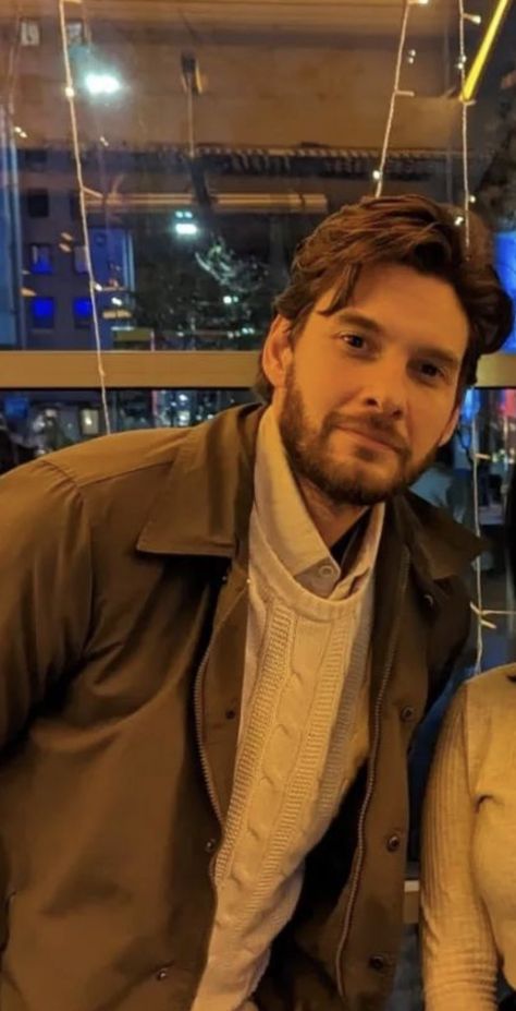 Messy Brown Hair Men, Ben Barnes Long Hair, Ben Barnes Boyfriend Material, Ben Barnes Aesthetic, Ben Barnes Darkling, Hot British Actors, Ben Barnes Sirius, The Darkling, The Grisha Trilogy