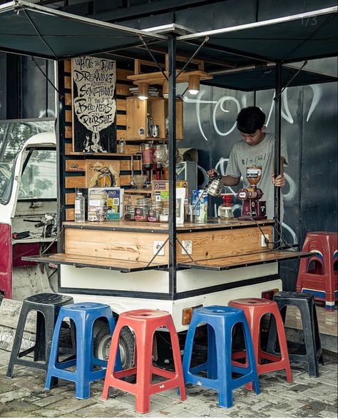 Small Takeaway Restaurant Design, Coffee Booth, Diy Projects Wood, Food Stall Design, Coffee House Design, Wood Working Ideas, Pins Ideas, Mobile Coffee Shop, Small Cafe Design