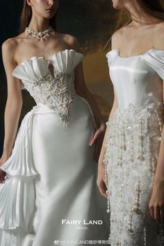 Tulip Wedding Dress, Wedding Gown Bustle, Couture 2024, Wedding Dresses Ideas, Silk Wedding Gown, Tulip Wedding, Video Wedding, Bride Dress Simple, Elegant Clothing