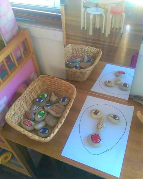 Mirror, mirror everywhere – A Journey Into Inquiry Based Early Learning Reggio Classroom, Family Day Care, Montessori Ideas, Montessori Toddler, Play Based Learning, Reggio Emilia, Montessori Activities, Childhood Education, Early Childhood Education