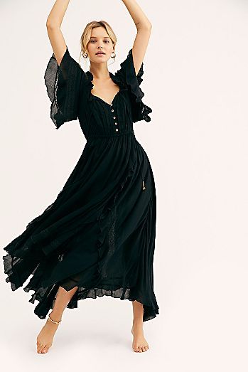 Dark Mori Fashion, Maxi Dress Free People, Lady Clothes, Witchy Boho, Free People Maxi, Maxi Dress Outfit, Gauze Dress, Guest Dress, Layered Skirt