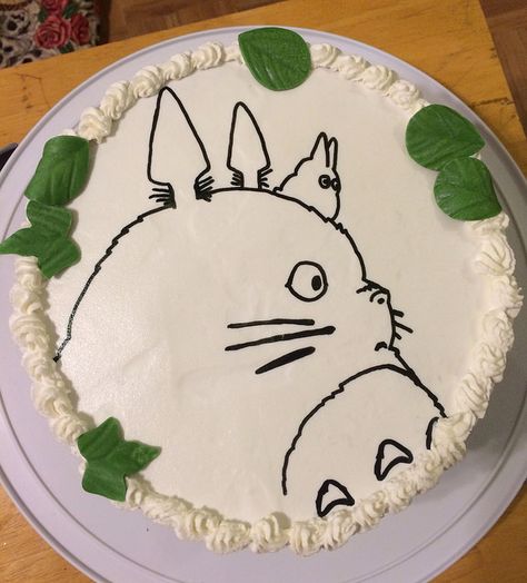 Anime Cake Ideas Simple, Totoro Cake Ideas, Studio Ghibli Birthday Cakes, Studio Ghibli Cake Ideas, Ghibli Cake Ideas, Studio Ghibli Birthday Party Ideas, Ghibli Birthday Cake, Totoro Cake Birthday, My Neighbor Totoro Cake