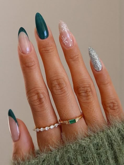 Emerald Green Nails, Emerald Nails, Magic Nails, October Nails, Winter Nails Acrylic, Nagel Tips, Christmas Gel Nails, Her Nails, Christmas Nails Acrylic