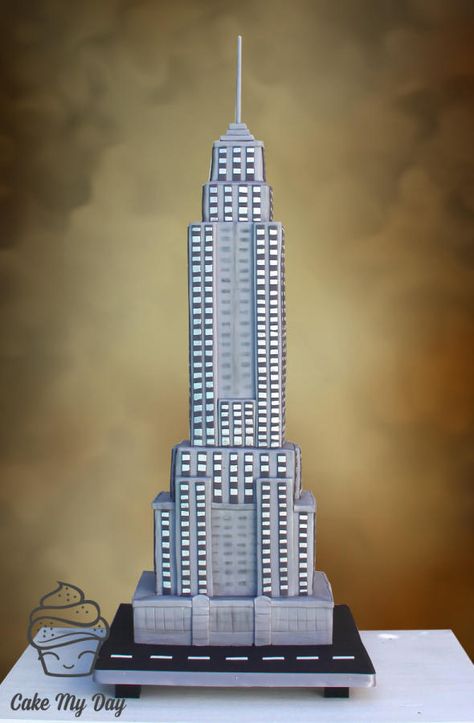 www.cakecoachonline.com - sharing...Empire State Building - Cake by Cake My Day Building Cake Ideas, Skyscraper Cake, Cake Building, Architecture Cake, Building Cake, Nyc Cake, New York Cake, Superman Cakes, New York Theme