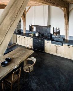 black & natural wood Country House Kitchen, Wooden Beams, Wooden Kitchen, Black Kitchens, Wood Kitchen, Rustic Kitchen, Modern Industrial, 인테리어 디자인, Dream Kitchen