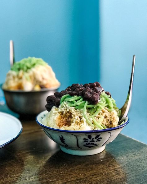 PJ Famous Kwong Wah Ice Kacang At Happy Mansion Is Moving To A Brand New Location - KL Foodie Ice Kacang, Asian Bistro, Famous Desserts, Malaysian Cuisine, Dessert Photography, Nasi Lemak, Malaysian Food, Buzzfeed Food, Cafe Menu