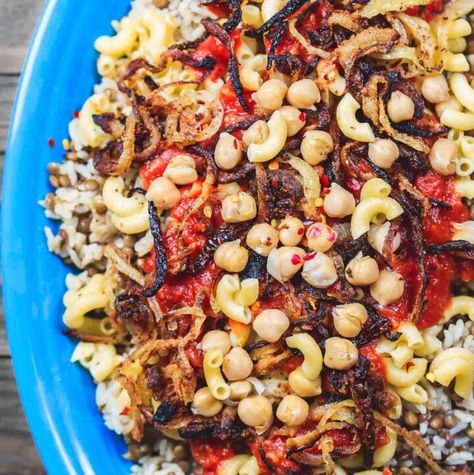 Egyptian Koshari Recipe, Koshari Recipe, Arabisk Mad, Spiced Lentils, The Mediterranean Dish, Lentils And Rice, Egyptian Food, Lentil Recipes, Mediterranean Dishes