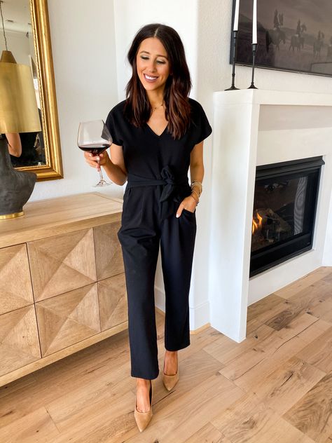 Photographer Fits, Jumpsuit Outfit Work, Dress Up Buttercup, Dede Raad, Black Jumpsuit Outfit, Basic Girl Outfit, Work Jumpsuit, Photographer Outfit, Womens Black Jumpsuit