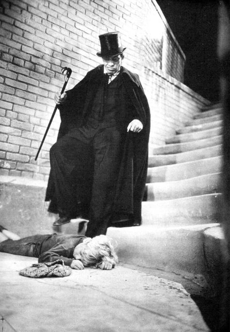 Hammer Horror Films on Twitter: "Cut scene from 'Dr. Jekyll and Mr. Hyde' Paramount (1931) Hyde stomps an orphan https://t.co/kfllXZvbDm" / Twitter Mr Hyde Aesthetic, Henry Jekyll, Classic Monster Movies, Fredric March, Sci Fi Horror Movies, Dr Jekyll And Mr Hyde, Mr. Hyde, Hammer Horror, Jekyll And Hyde