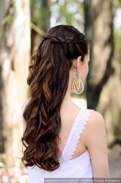 Si buscás un look romántico, un peinado con trenzas puede ser la mejor opción. Wedding Party Hairstyles, Party Hairstyles, Grunge Hair, Bride Hairstyles, Bridesmaid Hair, Prom Hair, Hair Looks, Hair Tutorial, Bridal Hair