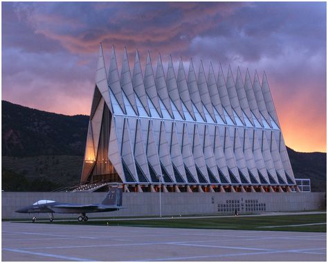 U.S. Air Force Academy Cadet Chapel in Colorado Springs..... 12 Free things to do in Colorado United States Air Force Academy, Online Architecture, Air Force Academy, Harbin, Sopot, Colorado Usa, United States Air Force, College Campus, Us Air Force