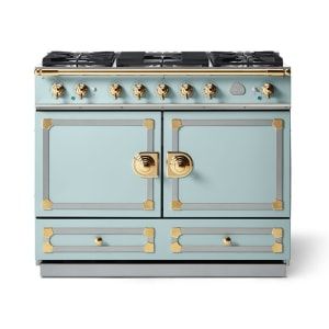 This Chic Range Is in Almost Every A-List Celebrity Kitchen La Cornue Cornufé 110 Range, Kitchen Connection, La Cornue Stove, La Cornue Range, Celebrity Kitchens, Modern Home Decor Kitchen, Range Cookers, Kitchen Windows, Induction Range