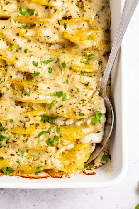 Dairy-Free Scalloped Potatoes - Beauty and the Bench Press Dairy Free Scalloped Potatoes, Potatoes Smashed, Air Fried Potatoes, Potatoes Wedges, Scalloped Potato Recipe, Paleo Sweet Potato Casserole, Scallop Potatoes, Air Fry Potatoes, Ghee Recipe