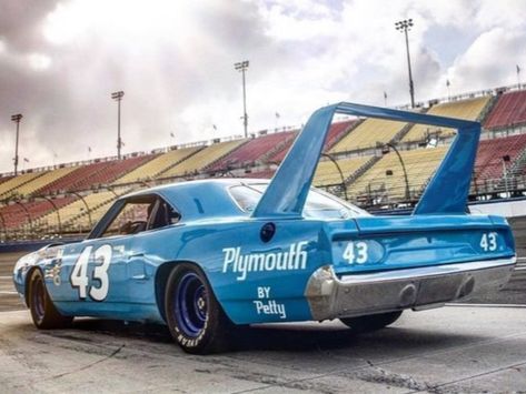 RICHARD PETTY                              #43 PLYMOUTH                                      ROADRUNNER Plymouth Superbird Wallpaper, The King Cars, Plymouth Roadrunner Superbird, Cars 80s, Plymouth Muscle Cars, Plymouth Superbird, Plymouth Cars, Dodge Daytona, Nascar Cars