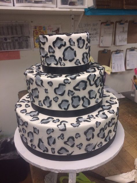 Leopard, snow leopard, wedding cake , Great Dane bakery Snow Leopard Cake Ideas, Snow Leopard Birthday Party, Snow Leopard Cake, Leopard Print Cupcakes, Birthday Cake For Daughter, Cheetah Birthday Cakes, Leopard Birthday Parties, Leopard Baby Showers, Leopard Wedding