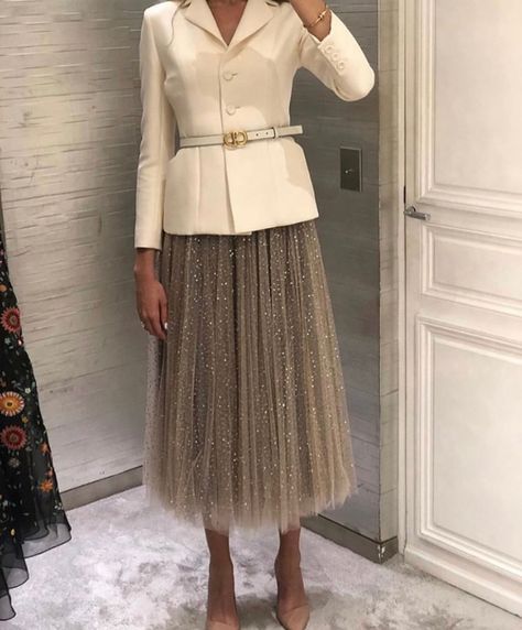 Tull Skirts, Luxurious Outfits, Tulle Skirts Outfit, Dior Skirt, 70s Outfits, Evening Outfits, Fashion Attire, Winter Fashion Outfits, Elegant Outfit