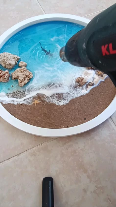 Resin Big Projects, Sand Bowls Diy, Epoxy Resin Pictures, Wood Drift Art, Ocean Epoxy Resin Art, Sea Glass Resin Art Diy, Epoxy Ocean Art, Seashell Resin Crafts, Resin Painting Ideas