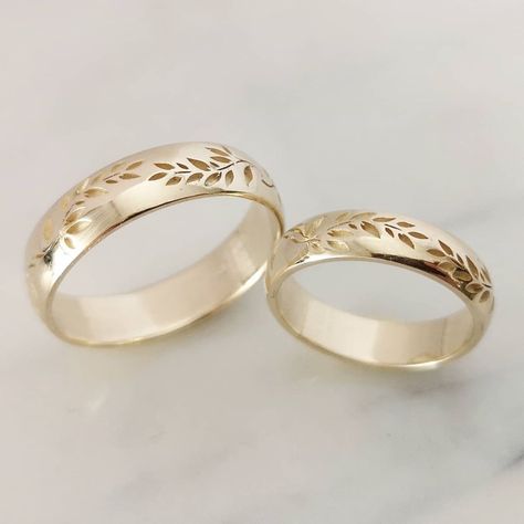 Vine Ring Band, Botanical Wedding Ring, Vine Wedding Band, Unique Gold Wedding Rings, Lotr Wedding, Hand Engraved Rings, Fine Jewelry Design, Floral Wedding Ring, Leaf Wedding Band