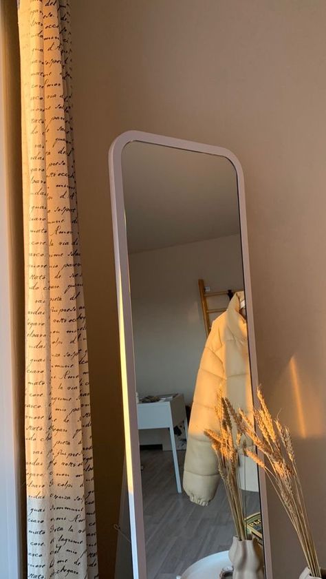 Body Mirror Ideas, Aesthetic Full Body Mirror, Full Body Mirror Aesthetic, Girl Mirror Aesthetic, Body Mirror Aesthetic, Body Mirror Bedroom Ideas, Full Body Mirror Bedroom Ideas, Mirror Bedroom Ideas, Body Mirror Bedroom