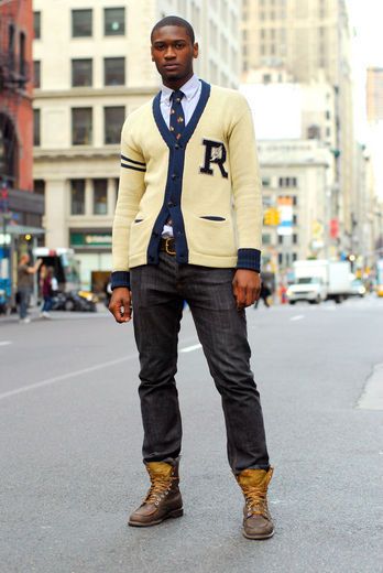 The Preppy look is basically a neat, well-balanced, put-together look that can be achieved by combining the right colors, patterns, and accessories. Gentleman Mode, Preppy Mode, Sportswear Outfits, Mens Fashion Work, Preppy Mens Fashion, Preppy Men, Man About Town, Ivy League Style, Ivy Style