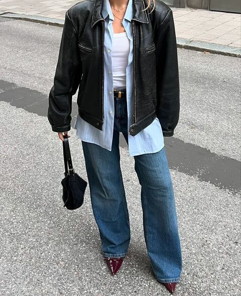 Instagram: m4rgar1ta Spanish Outfits Street Style, Spain Outfit Ideas, Black Cardigan Outfit, Barcelona Outfits, Madrid Outfits, Spanish Outfits, White Shirt And Blue Jeans, Spain Outfit, Funky Outfits