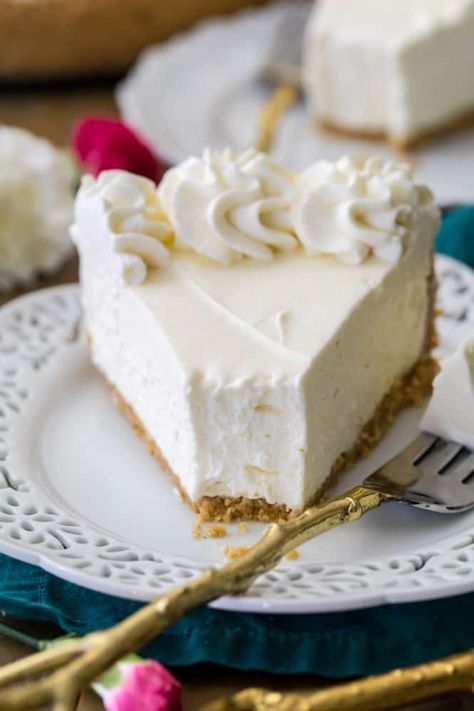 No Bake Cheesecake Sour Cream, No Bake Sour Cream Cheesecake, Cheesecake Recipe No Sour Cream, Crazy Desserts, Basic Cheesecake Recipe, Christmas Pies, Basic Cheesecake, Best No Bake Cheesecake, Traditional Cheesecake