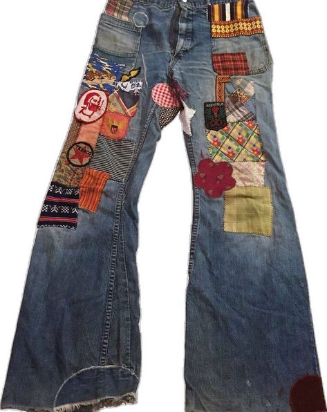 Diy Patch Work Jeans, How To Embroider Jeans, Thrift Clothes Aesthetic, Custom Clothes Ideas, Patchwork Jeans Outfit, Patches On Jeans, Funky Jeans, Silly Clothes, Patchwork Clothing