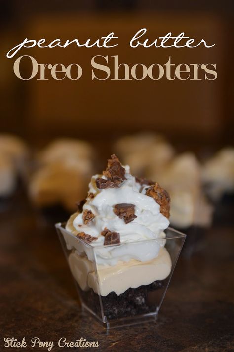 Stick Pony Creations - Peanut Butter Oreo Shooters with Reese's Peanut Butter Cups! Perfect little dessert for any occasion! Always looking for mini dessert recipes. Oreo Shooters, Mini Dessert Shooters, Dessert Shooters Recipes, Shot Glass Desserts, Stick Pony, Shooter Recipes, Banana Pudding Desserts, Smores Dessert, Mini Dessert Recipes