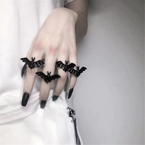 Estilo Madison Beer, Bat Ring, Black Vampire, Ring Party Jewelry, Metal Bat, Halloween Ring, Alt Outfits, Style Gothic, Gothic Rings