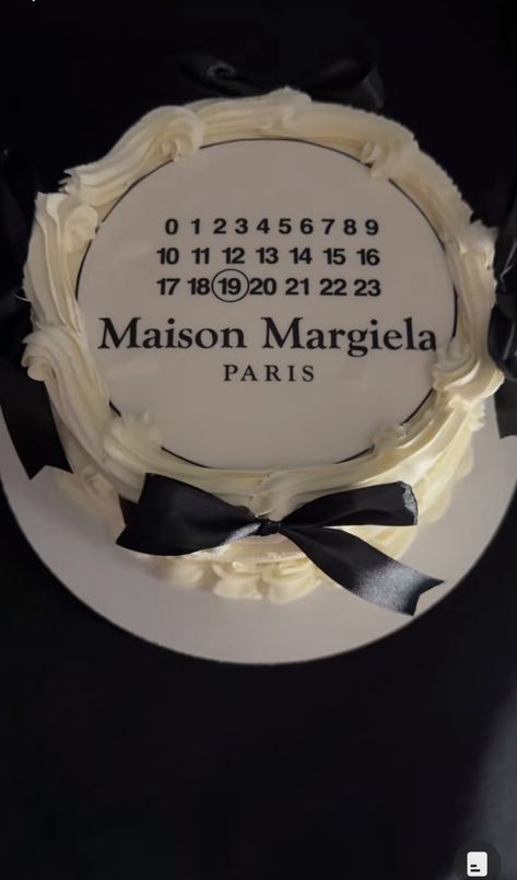 Masón Margiela Cake, Maison Margiela Cake, Masion Margella, Iconic Birthday Cake, 19th Photoshoot, 22nd Birthday Cakes, Seventeenth Birthday, New Birthday Cake, Bow Cakes