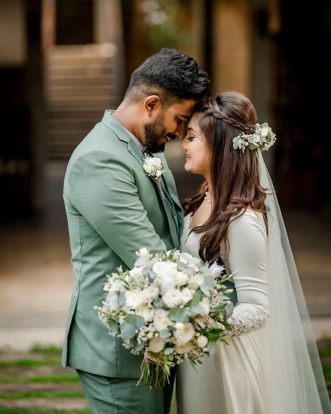 Christian Wedding Poses Photo Ideas, Christian Wedding Dress For Men, Christian Wedding Couple Dress, Indian Christian Wedding Ideas, Christian Couple Wedding Dress, Christian Wedding Bride Poses, Groom Christian Wedding Outfits, Cristin Wedding Pose, Christian Wedding Pictures