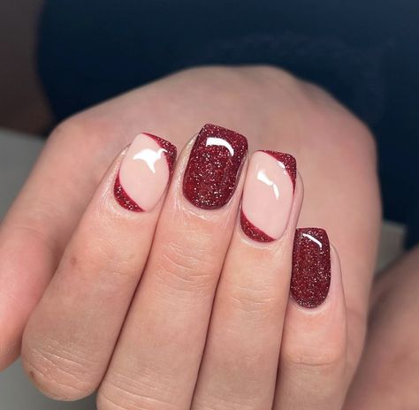 Red Sparkly Christmas Nails, Winter Nails Acrylic Almond, Purple Fall Nails, Summer Nails Orange, Sparkly Christmas Nails, Brow Tech, Neat Nails, Red Nails Glitter, Nails Orange