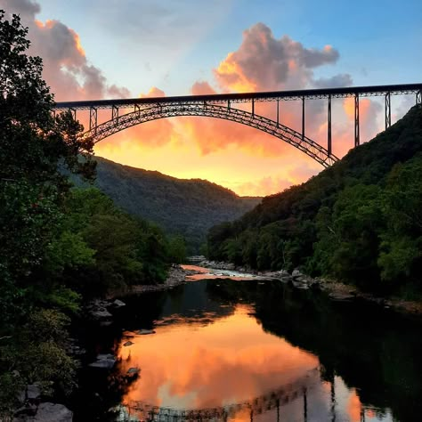 Ready for a fall getaway to the New River Gorge? Request your own copy of our free travel guide to start planning: https://bit.ly/38oqkxe 📷 : instagram.com/ashleenicole86x New River Gorge National Park West Virginia, West Virginia State Parks, New River Gorge Tattoo, New River Gorge West Virginia, New River Gorge Bridge, Hoco 2023, New River Gorge National Park, West Virginia Mountains, West Virginia Travel