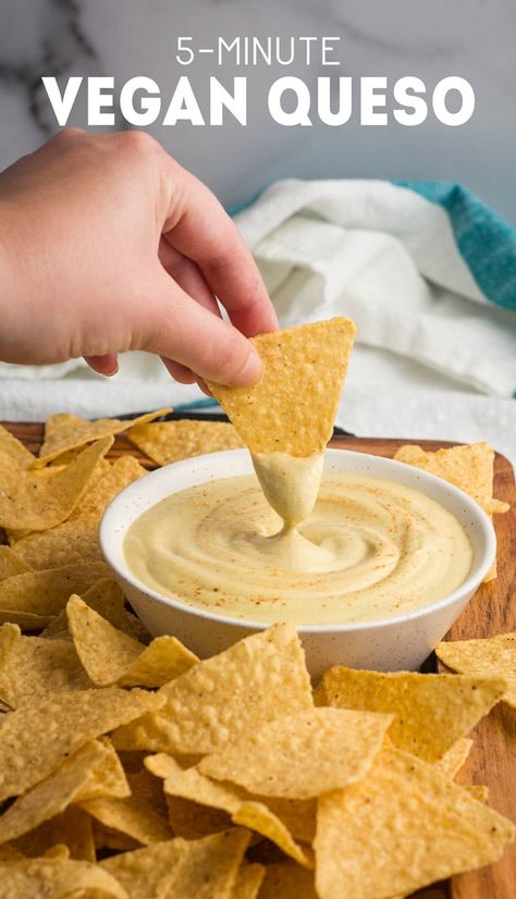 Vegan Dip Recipes, Vegan Quesadilla, Green Chilis, Vegan Queso, Cheesy Dip, Queso Recipe, Vegan Dip, Vegan Kitchen, Vegan Appetizers