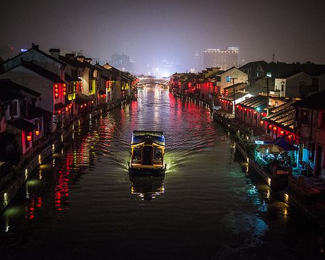 Wuxi, China...we took a short trip on one of these boats Travel Astetic, Travel Goals Aesthetic, Dream Life Aesthetic Travel, Dream Life Aesthetic, Goals Aesthetic, Desert Aesthetic, Explore China, China Image, Aesthetic Places