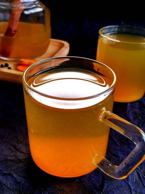 Tumeric Tea Recipe, Ginger Root Tea, Fresh Turmeric Root, Turmeric Tea Recipe, Turmeric Drink, Healing Tea, Turmeric Recipes, Fresh Turmeric, Time Routine